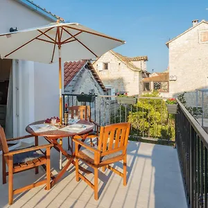 Zlatin Dvor - For 3, Terrace, Center, At 5-min, Bike Friendly , Trogir Chorwacja